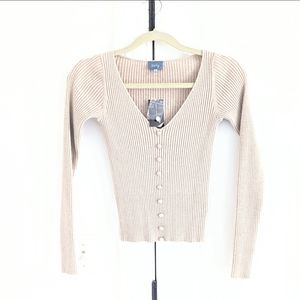 NWT South Moon Under v-neck button ribbed long sleeve top in natural beige